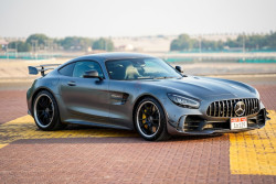 Mercedes-AMG GT R