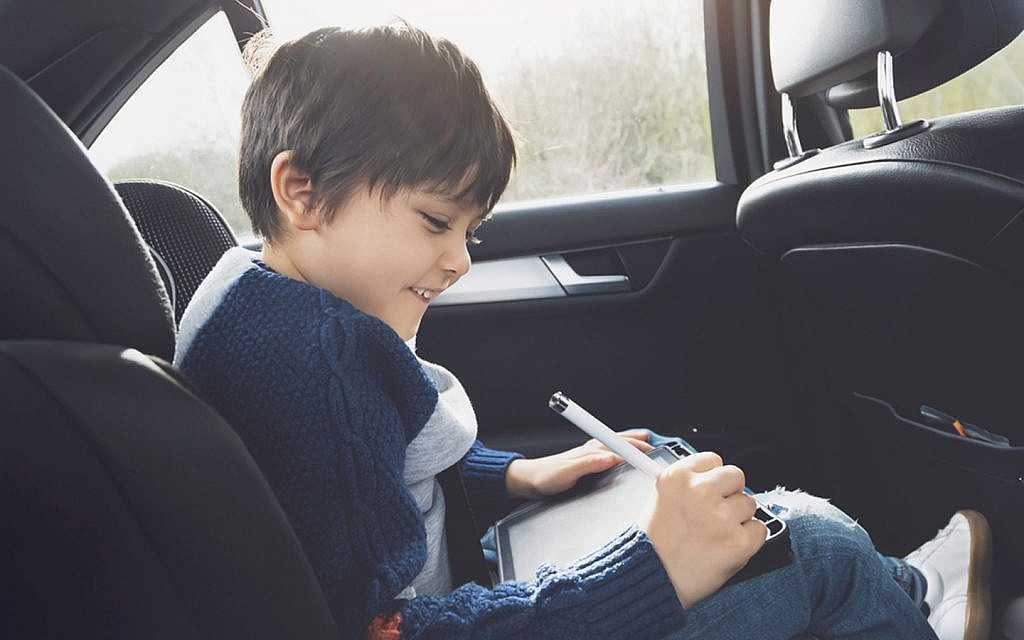 Games to Play While Driving Through Dubai