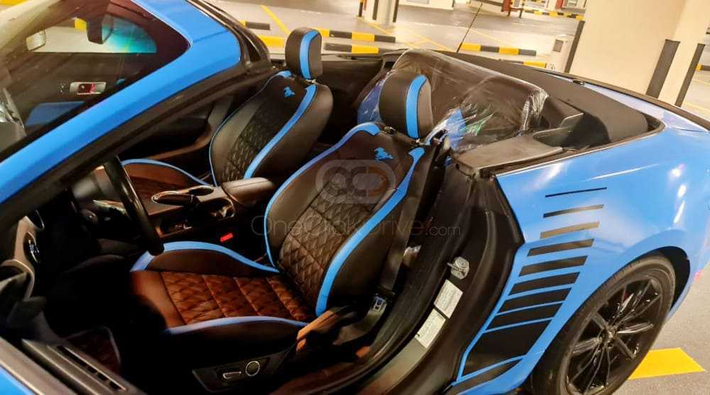 Rent Blue Ford Mustang Shelby GT Kit Convertible V4 in Dubai-pic_5