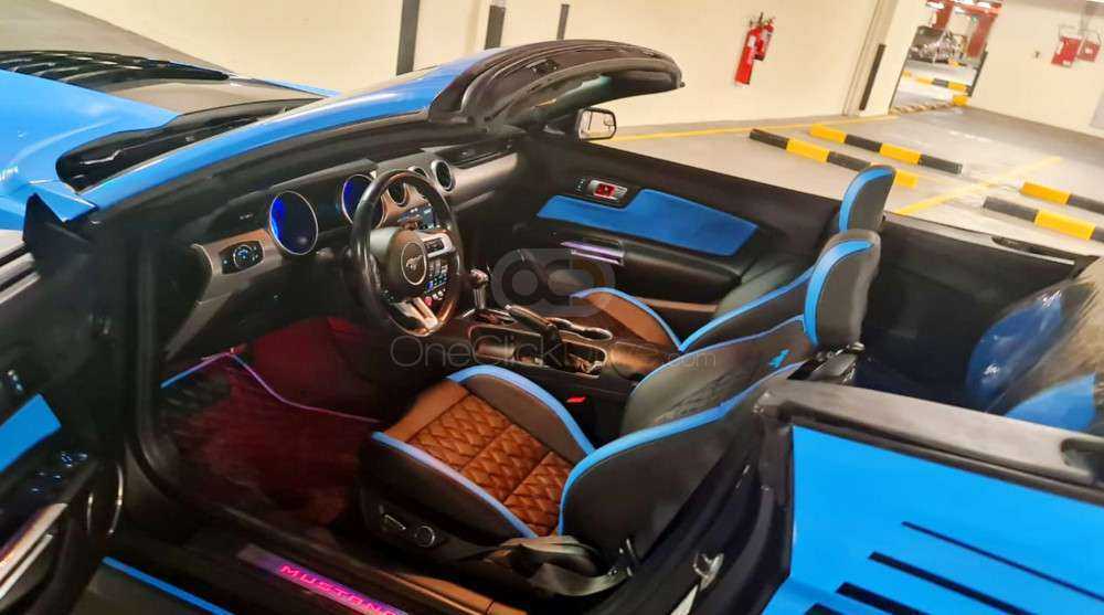 Rent Blue Ford Mustang Shelby GT Kit Convertible V4 in Dubai-pic_3