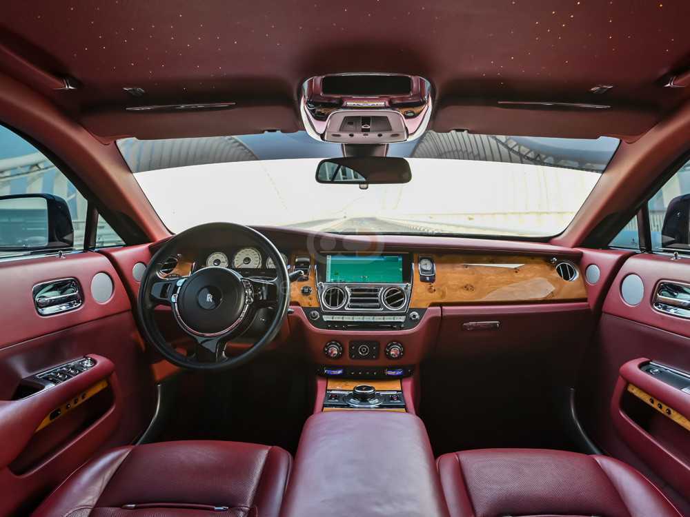 Rent Rolls Royce Wraith 2016 in Dubai - Luxury Coupe-pic_3