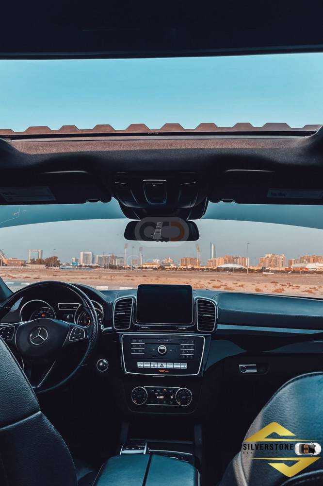 Rent Mercedes Benz GLS 500 2019 in Dubai - Luxury SUV-pic_6