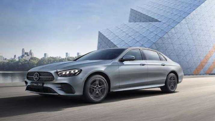 RENT MERCEDES BENZ E200 2021 IN DUBAI-pic_4
