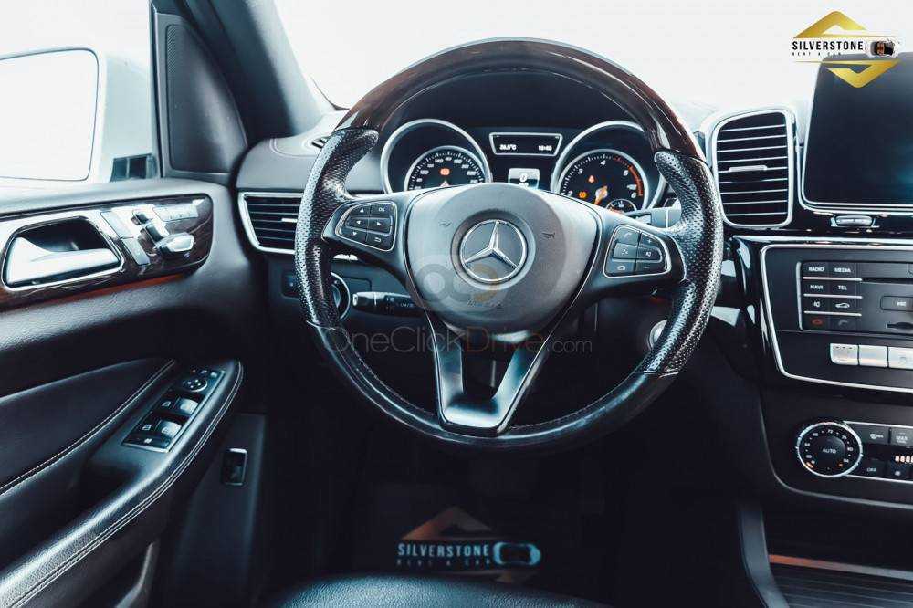 Rent Mercedes Benz GLS 500 2019 in Dubai - Luxury SUV-pic_3