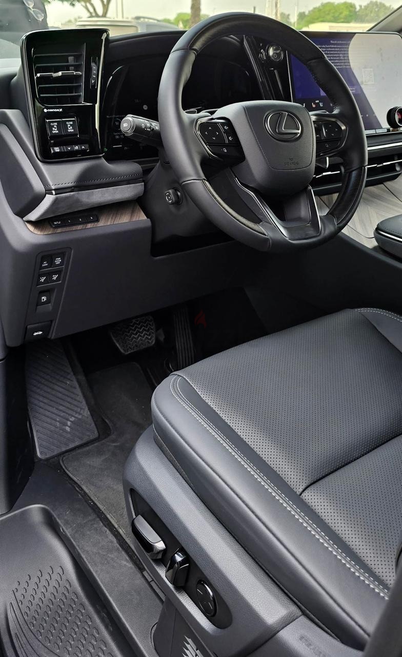 Lexus LM 350h Sports Luxury-pic_2