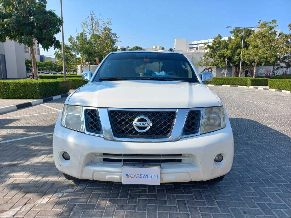 Nissan Pathfinder SE Rental-pic_2