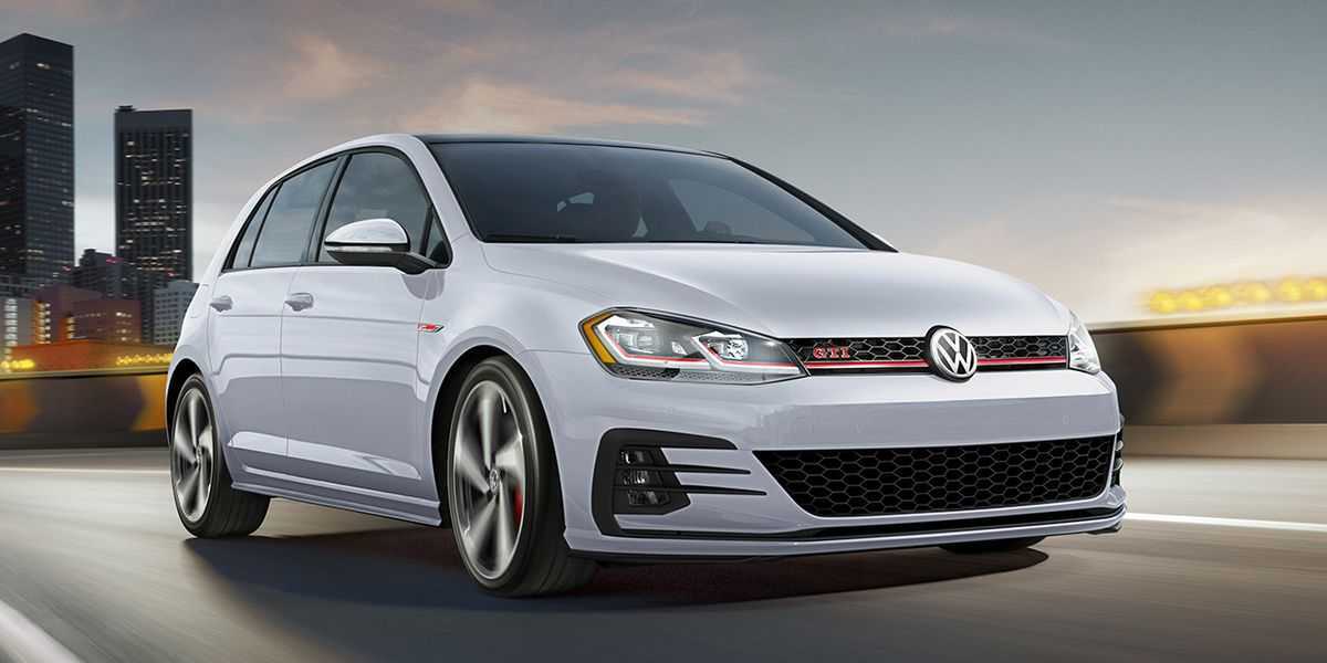 RENT VOLKSWAGEN GOLF GTI 2021-pic_2